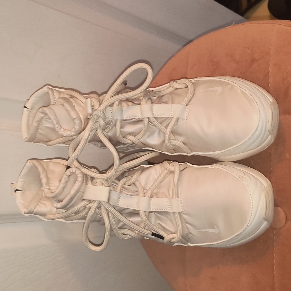 Nike Women's Tanjun High Rise Phantom Boots Size 8 NWOB - Picture 3 of 9